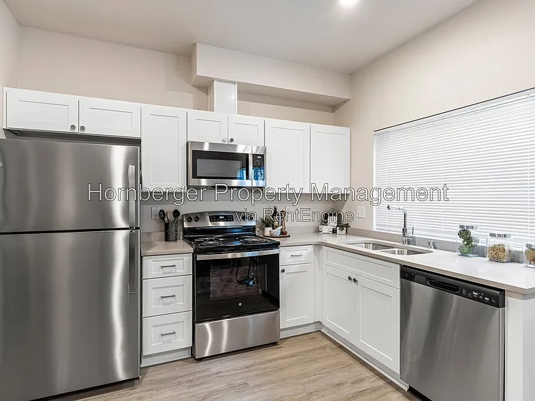 Astor Community — Photo 22