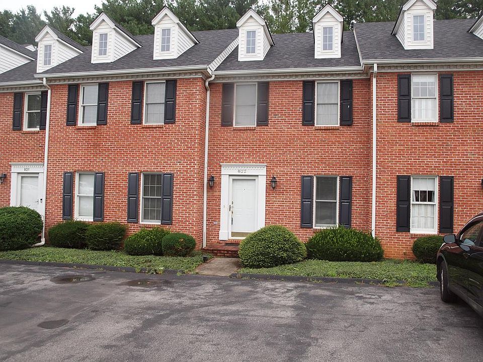1st image of 822 Wayne Ave NE