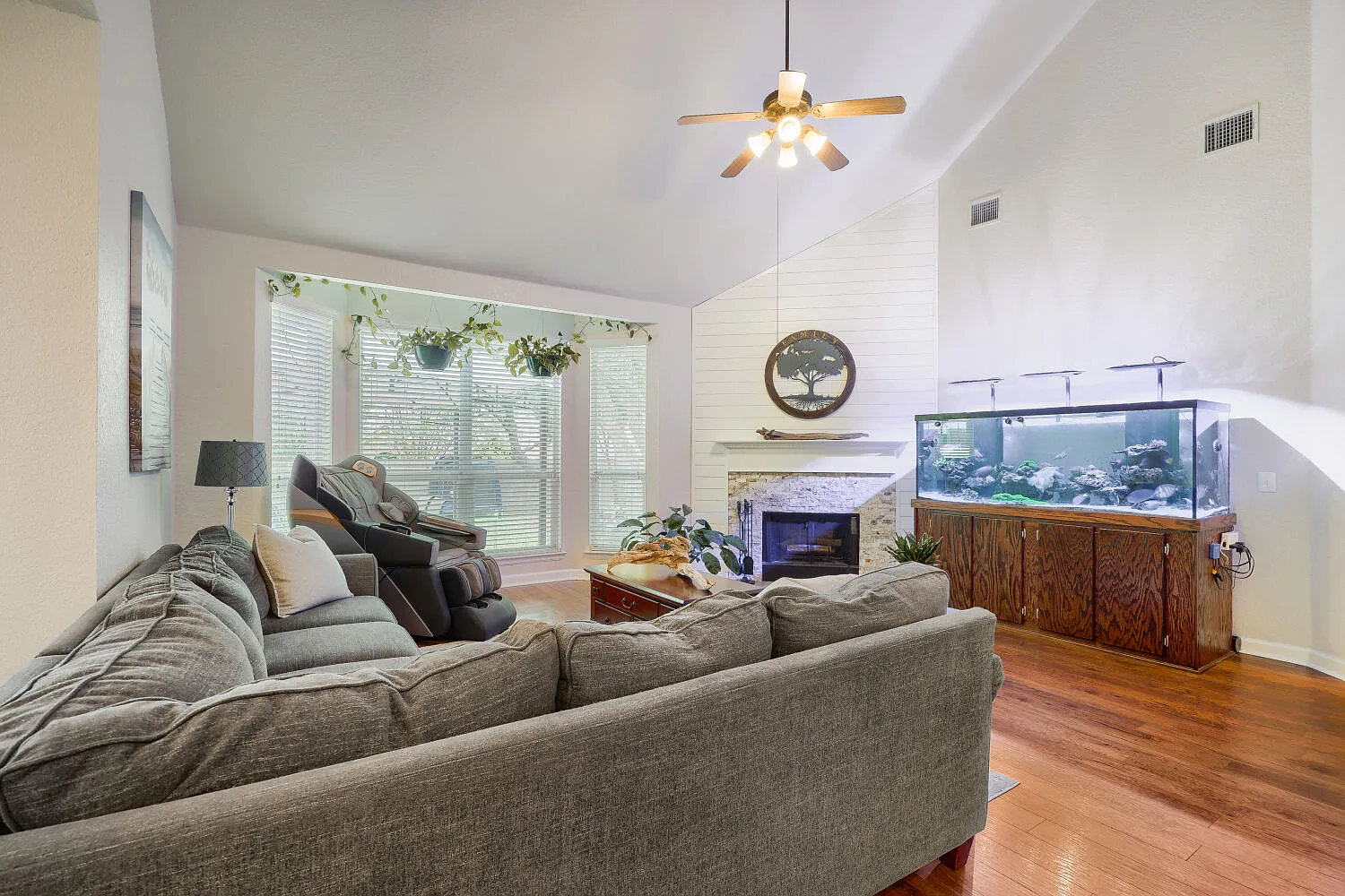4 bed, 2615 sqft, $2,675 — Photo 3
