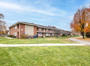 1119 E Algonquin Rd APT 11, Arlington Heights, IL 60005