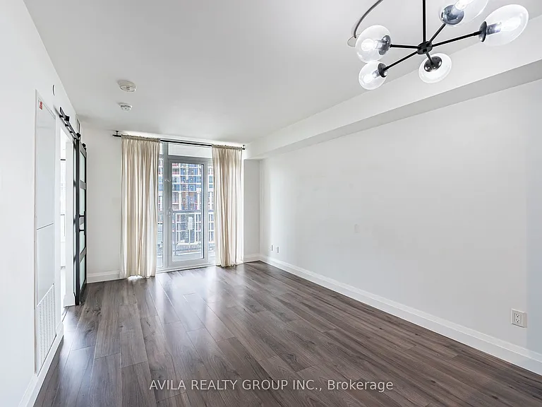 8 Trent Ave #704 — Photo 16