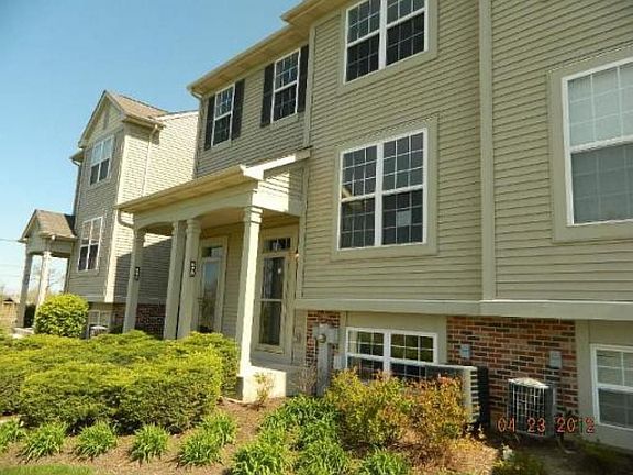 3rd image of 878 Cherry Creek Dr