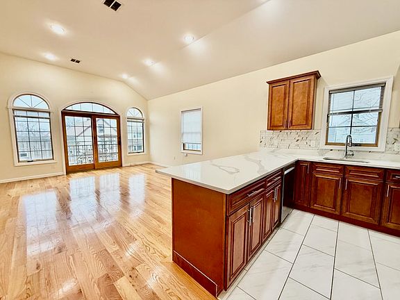 5th image of 91 W 20th St #2