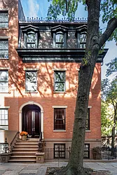 19 Cranberry Street in Brooklyn Heights
