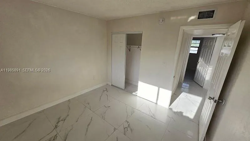 Building Photo - 208 Avondale Dr #11