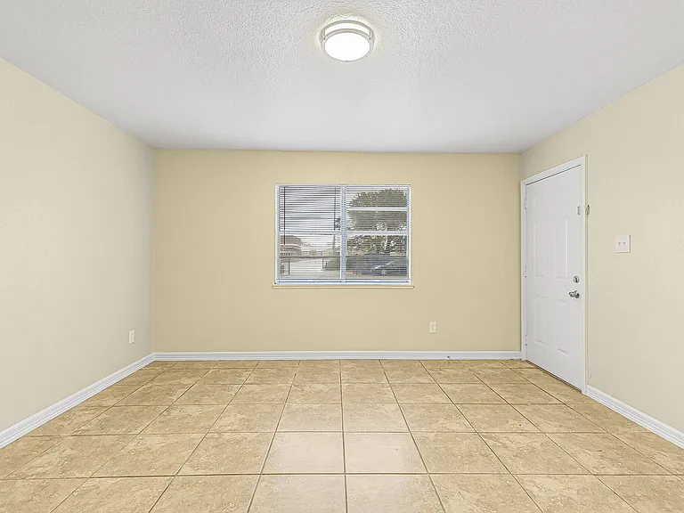 230 E Virginia St #7 — Photo 1