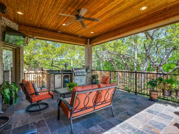 15906 LA MADERA RIO, Helotes, TX 78023