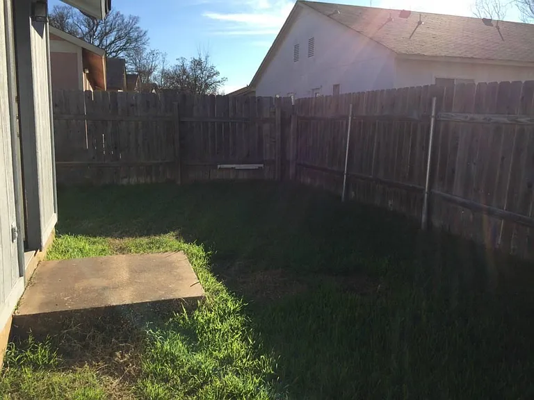 607 Luther Dr #B — Photo 11