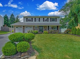 25 Maynard Rd, Somerset, NJ 08873