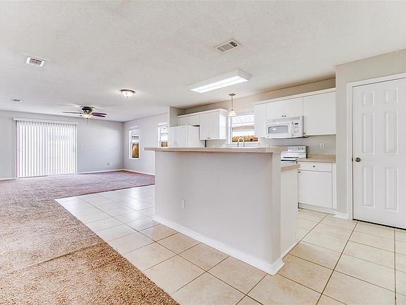 4th image of 10 Marquesas Ln