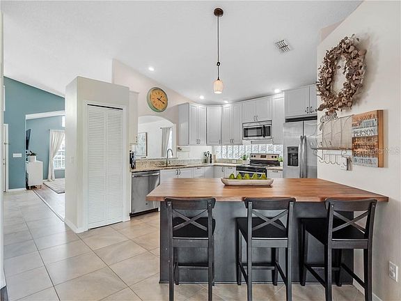 2nd image of 2930 Moorcroft Ct