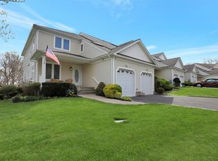 11 Lindbergh Cir, Huntington, NY 11743