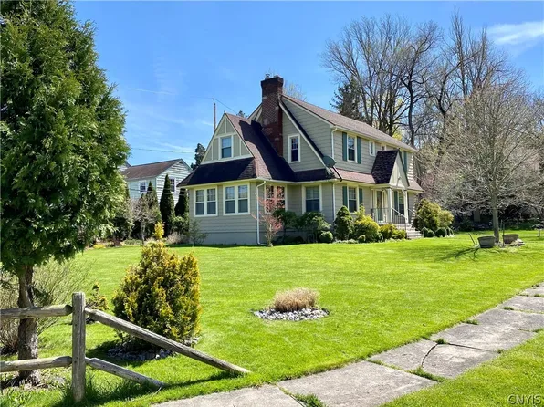 301 Deforest Rd, Syracuse, NY 13214