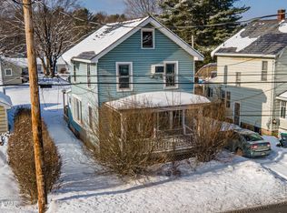 1303 N 5th St, Stroudsburg, PA 18360