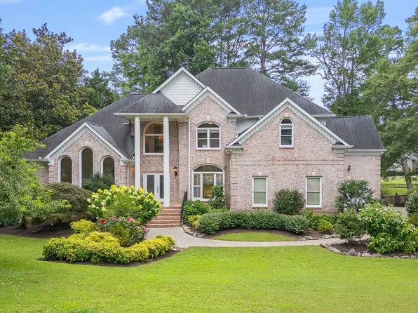 2680 Roxburgh Dr, Roswell, GA 30076