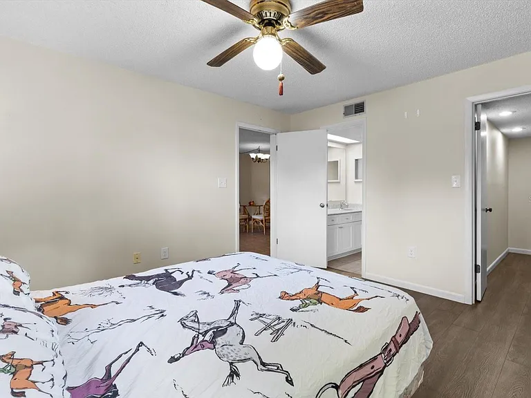 2851 SW 32nd Ave — Photo 8
