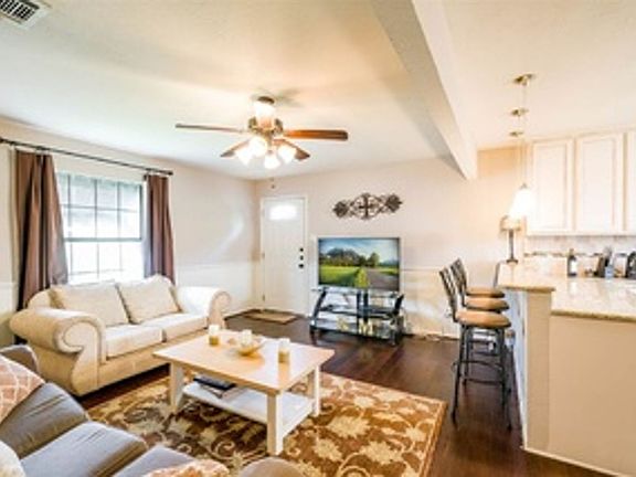 4th image of 1122 Bagby Ave #A