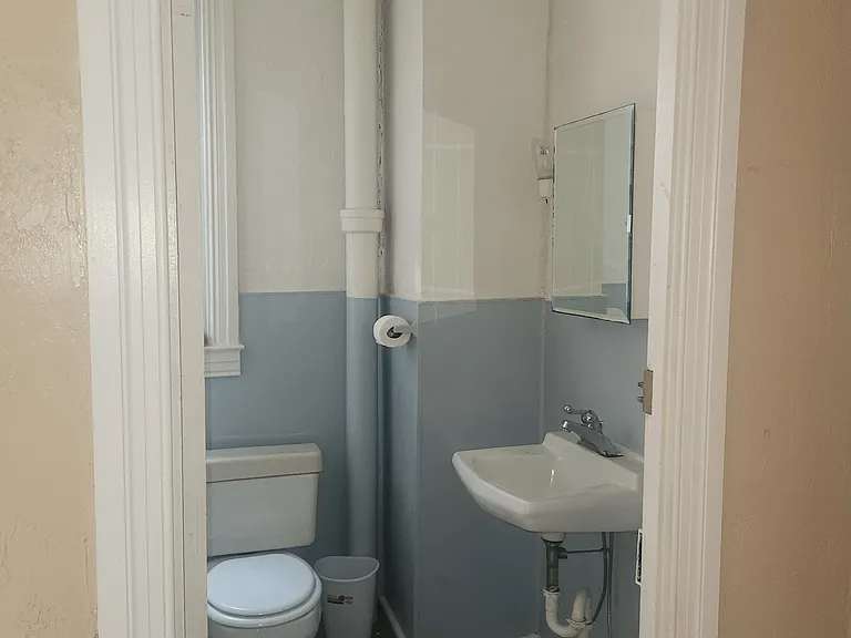 212 Chestnut St — Photo 12