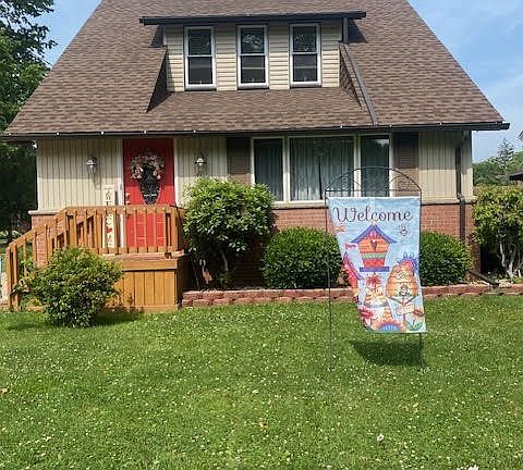 2nd image of 442 Elvina St