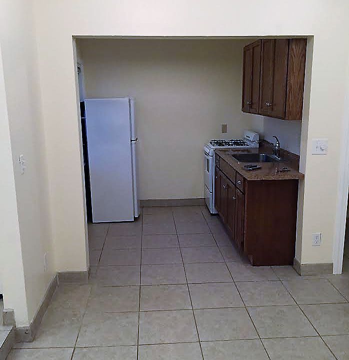 2nd image of 601 Capitola Ave