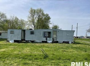 215 E Monroe St, Girard, IL 62640