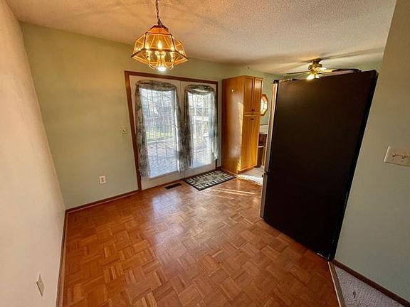 5th image of 5093 Springdale Blvd
