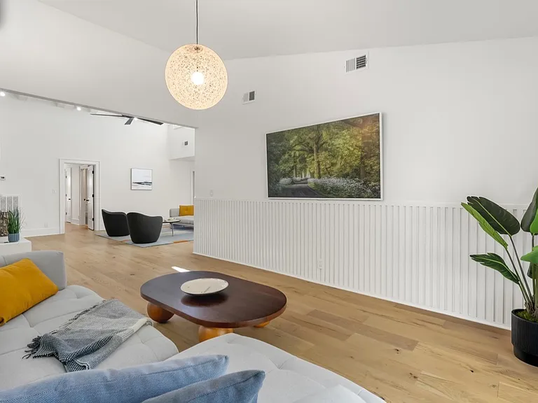 7407 Indian Creek Rd — Photo 10