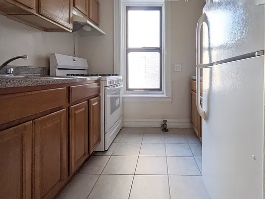 Rented by Avenues Real Estate | media 4