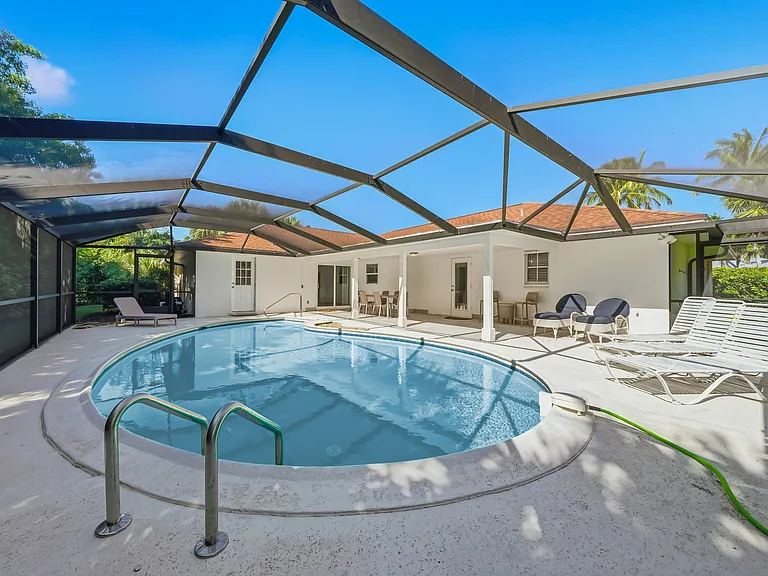 1555 Wyn Cove Dr — Photo 31