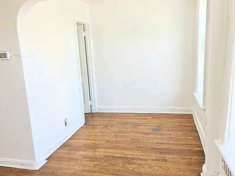 684 4th Ave #3 — Photo 4