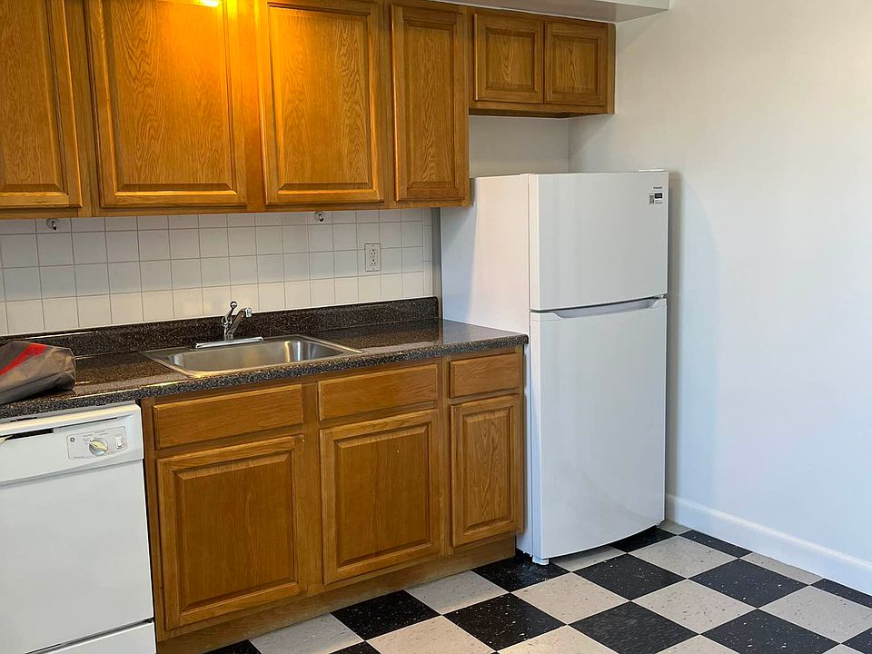 1st image of 45-15 42nd St APT 2C