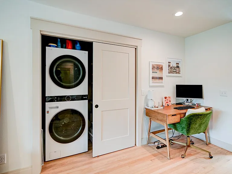 401 Presidential Ln #3 — Photo 7
