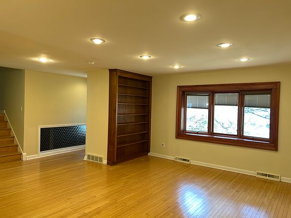 Entrance and Living room