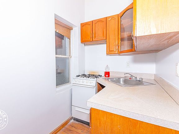 2nd image of 1119 Bergen St #F8