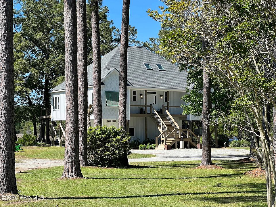 1st image of 1002 Howells Road