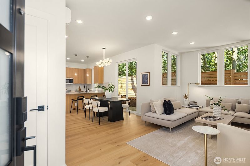 2nd image of 7330 25th Avenue NW