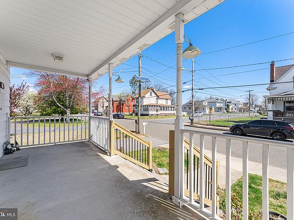 3rd image of 86 Church St