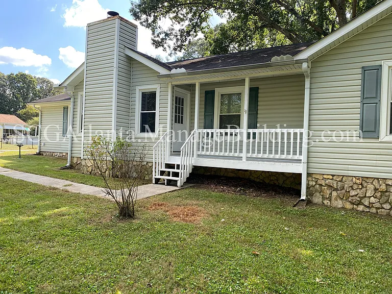 335 Edna Dr — Photo 2