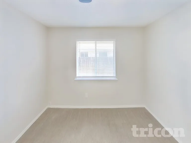 8021 Ashridge Rd — Photo 12