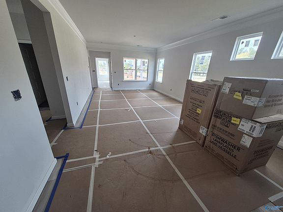 4th image of 306 W Valley Way