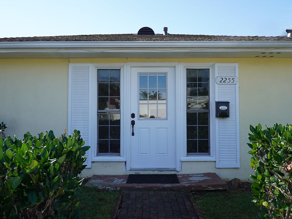 1st image of 2255 Vallecitos