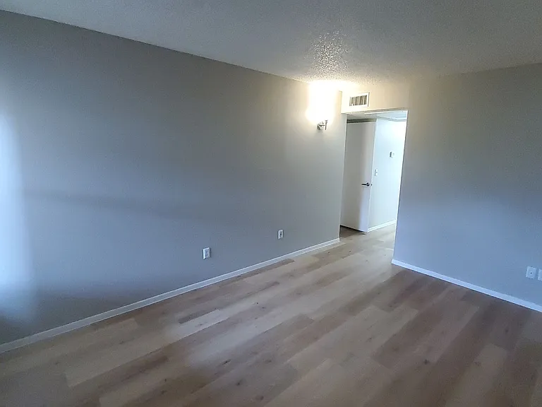 Sand Pebble Community *Renovated Units — Photo 24