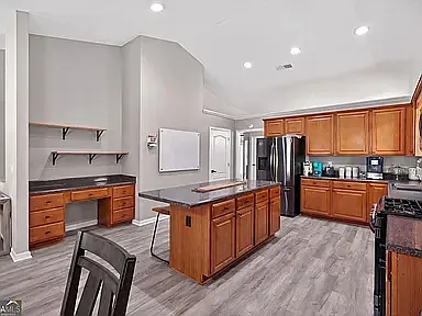 4 bed, 2598 sqft, $2,400 — Photo 2
