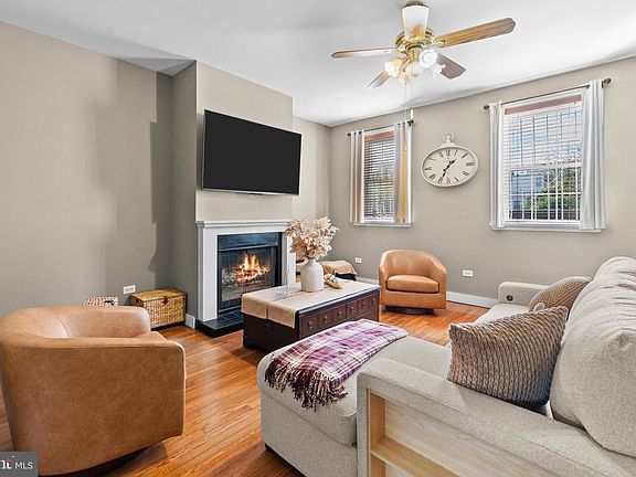 5th image of 1642 Ridge Ave #44