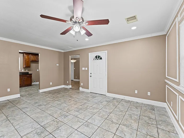 5646 Belmark St — Photo 16