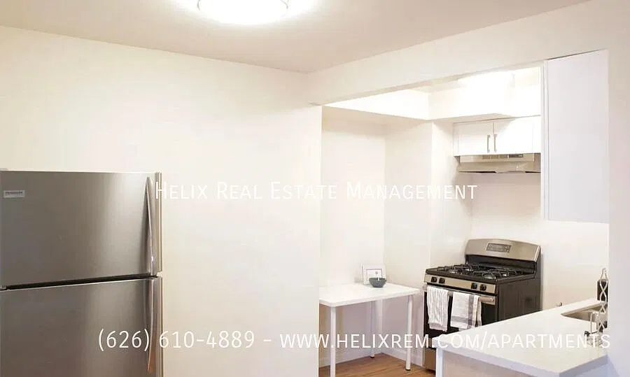 1-Bed/1-Bath With Ac & In-Unit Laundry! One Month Free! — Photo 4