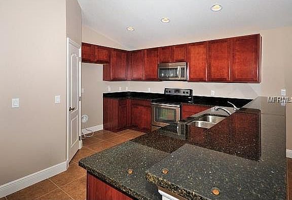 2nd image of 1006 Derbyshire Dr