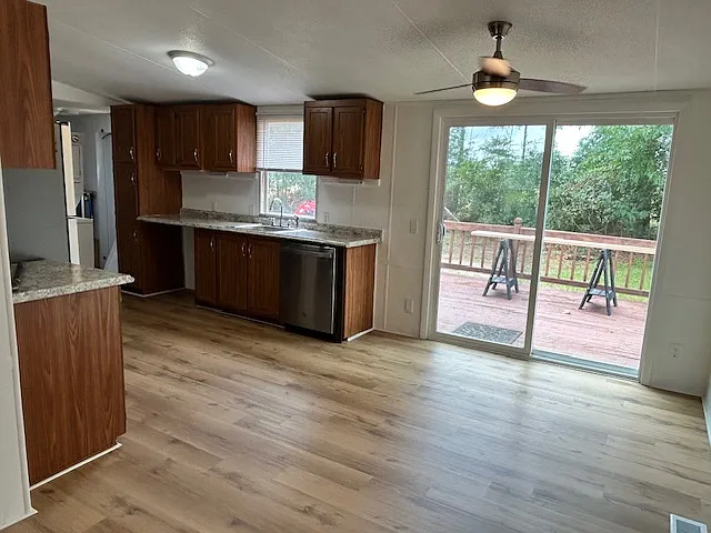 385 Maple Creek Rd SW — Photo 3