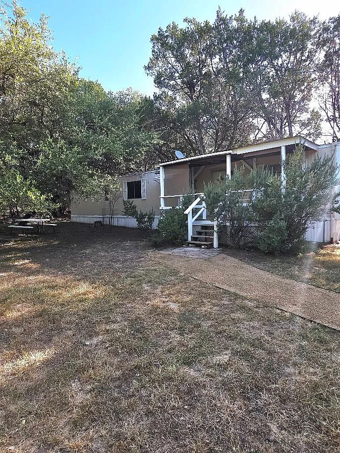 2 bed, 1.0 bath, 700 sqft, $1,275 — Photo 2