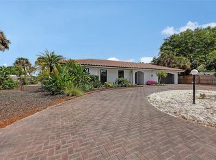 589 Commonwealth Ln, Sarasota, FL 34242